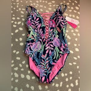 Lilly Pulitzer Isle Lattice One Piece SwimSuit Oyster Bay You’ve Been Spotted 10